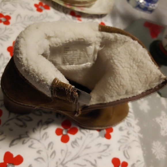 White Mountain Joker II Taupe Sued Boots Size 8.5. - Picture 7 of 13